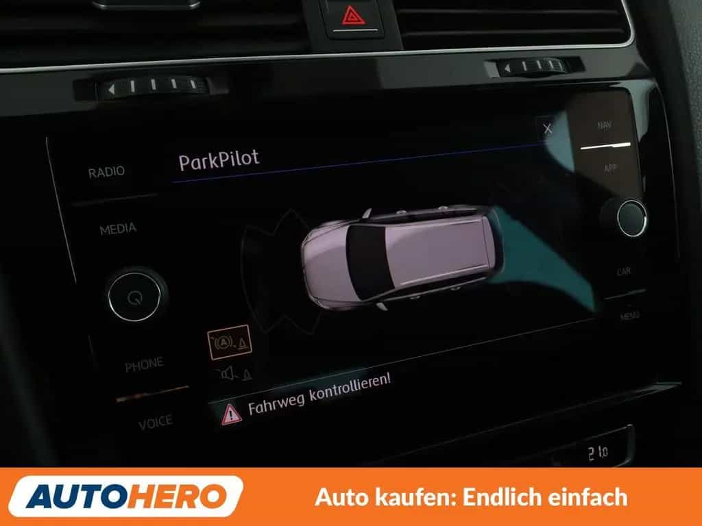 Volkswagen Golf VII 1.5 TSI ACT Sound BM Aut.*NAVI*ACC*PDC* 01/2018-photo-21