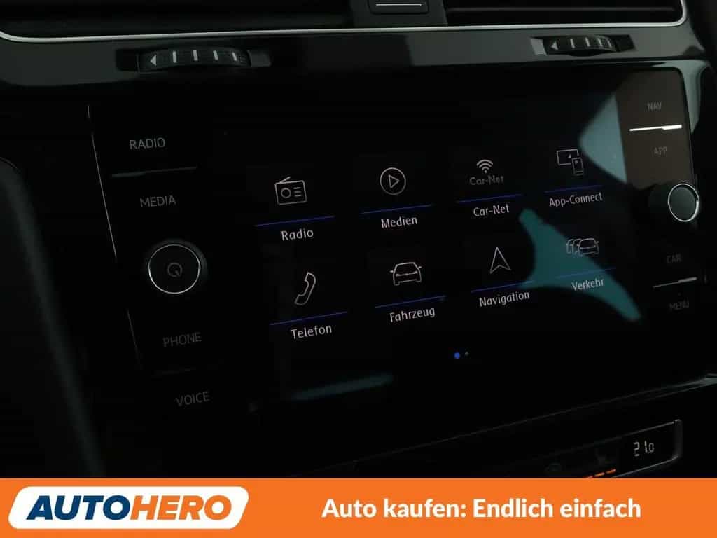 Volkswagen Golf VII 1.5 TSI ACT Sound BM Aut.*NAVI*ACC*PDC* 01/2018-photo-23