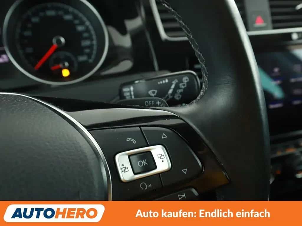 Volkswagen Golf VII 1.5 TSI ACT Sound BM Aut.*NAVI*ACC*PDC* 01/2018-photo-27