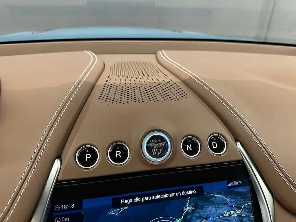 Aston Martin DBX707 4.0 V8 02/2023-photo-24