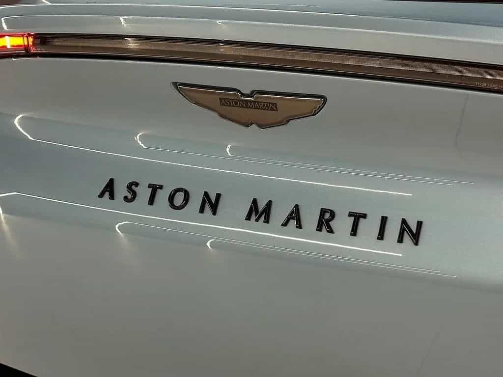 Aston Martin DBX707 4.0 V8 02/2023-photo-28
