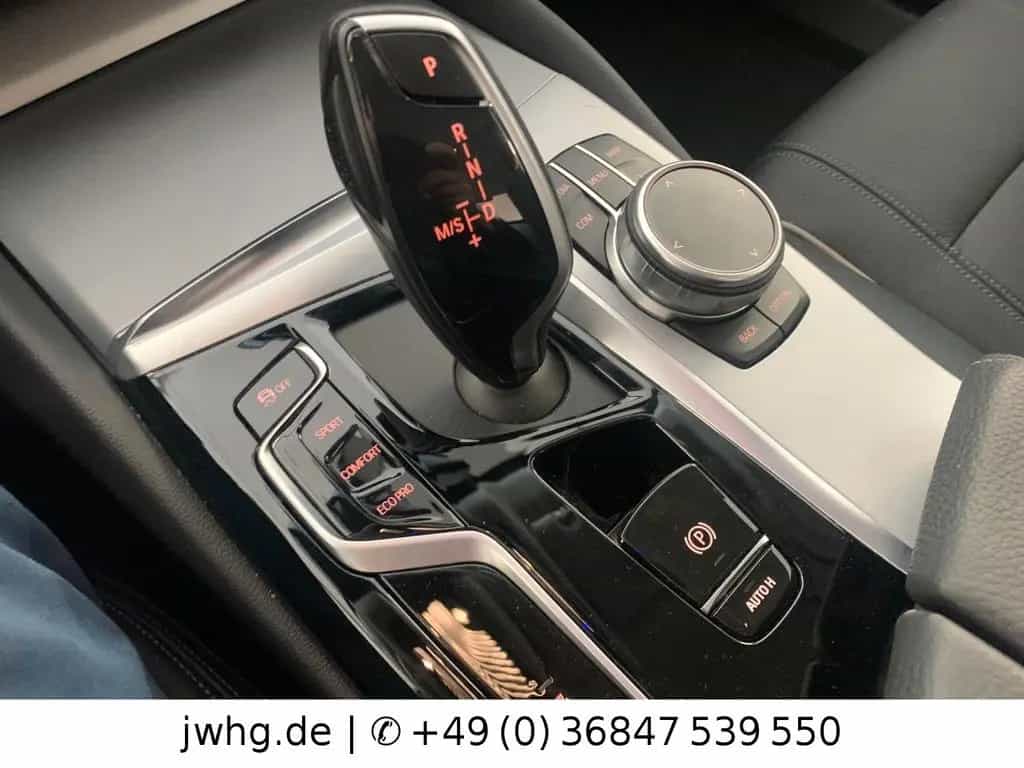 BMW 5 Series 520d Lim LASER/DRIVING PRO/COCKP-PRO/LEDER/HUD 11/2021-photo-8