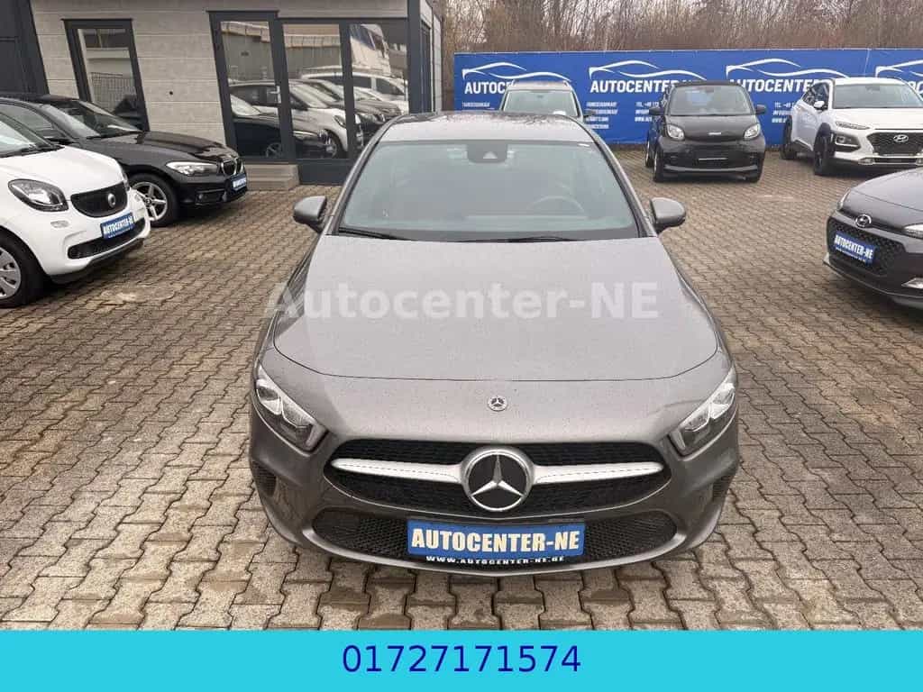 Mercedes-Benz A-Class 180/Navi/Rückfahrkamera/Led/Leder/Top 09/2019-photo-0