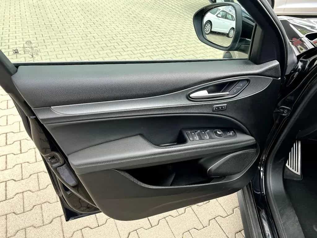 Alfa Romeo Stelvio Q4 2.0 16V Super *Xenon Navi Leder AHK* 10/2019-photo-10