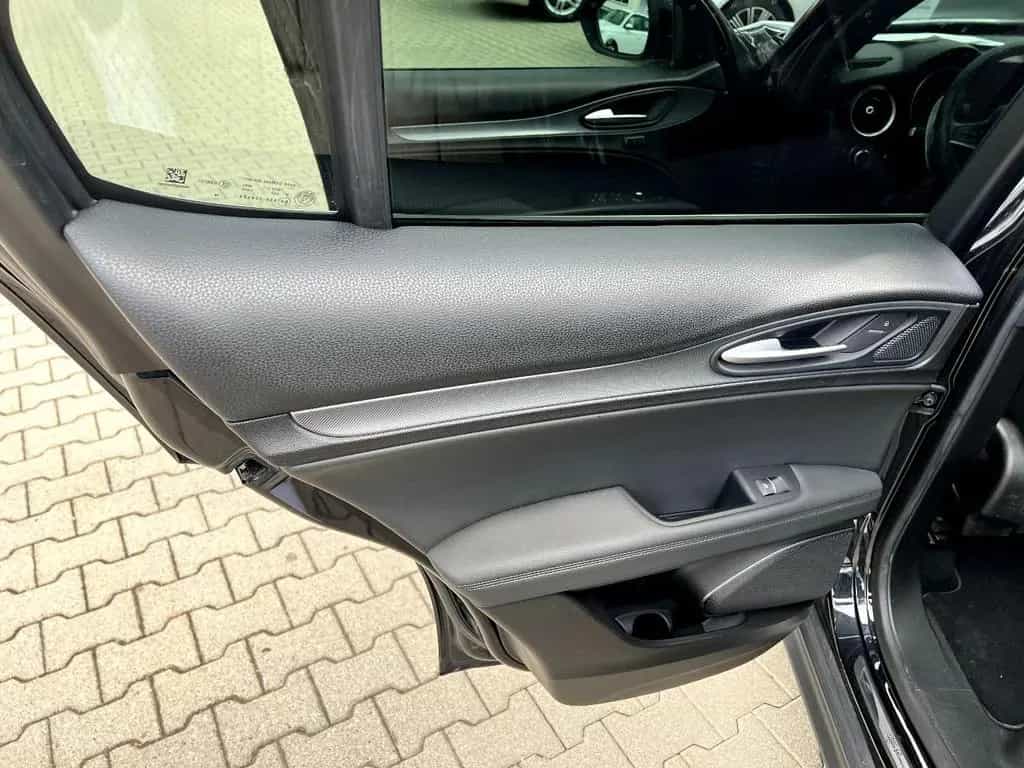 Alfa Romeo Stelvio Q4 2.0 16V Super *Xenon Navi Leder AHK* 10/2019-photo-11
