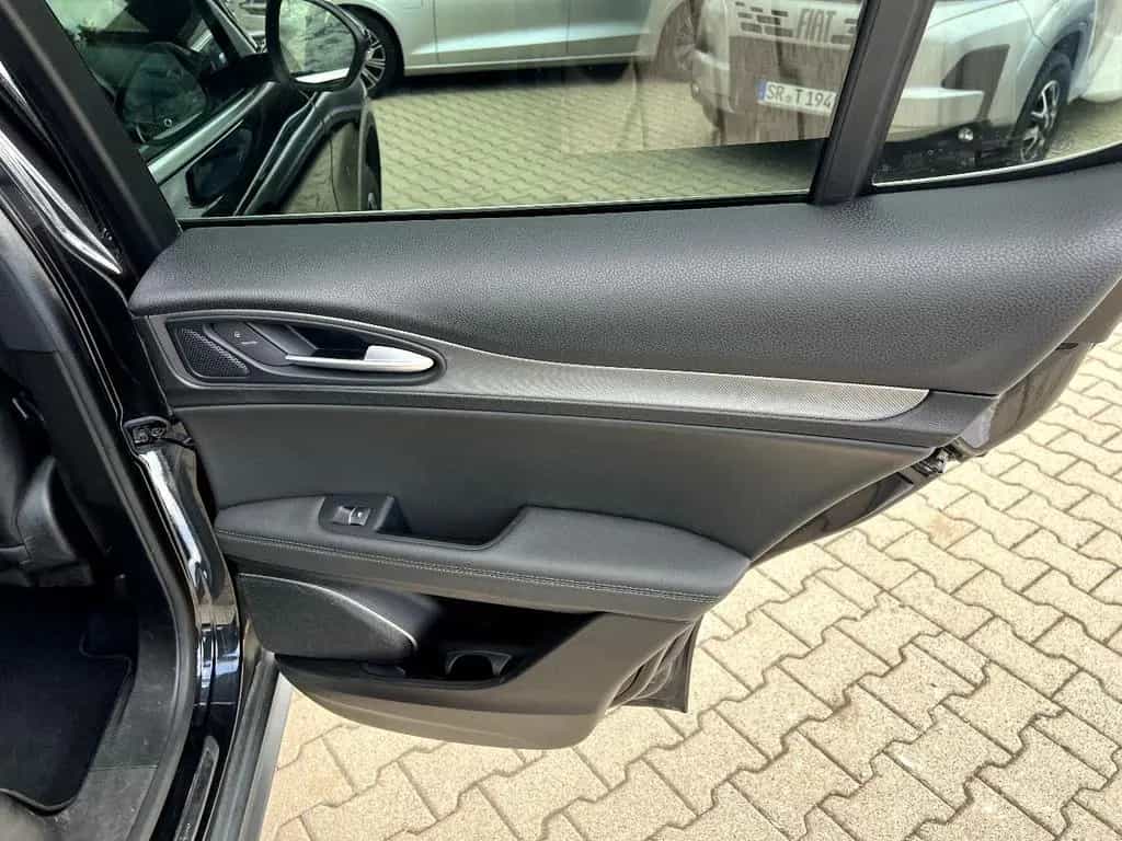 Alfa Romeo Stelvio Q4 2.0 16V Super *Xenon Navi Leder AHK* 10/2019-photo-14