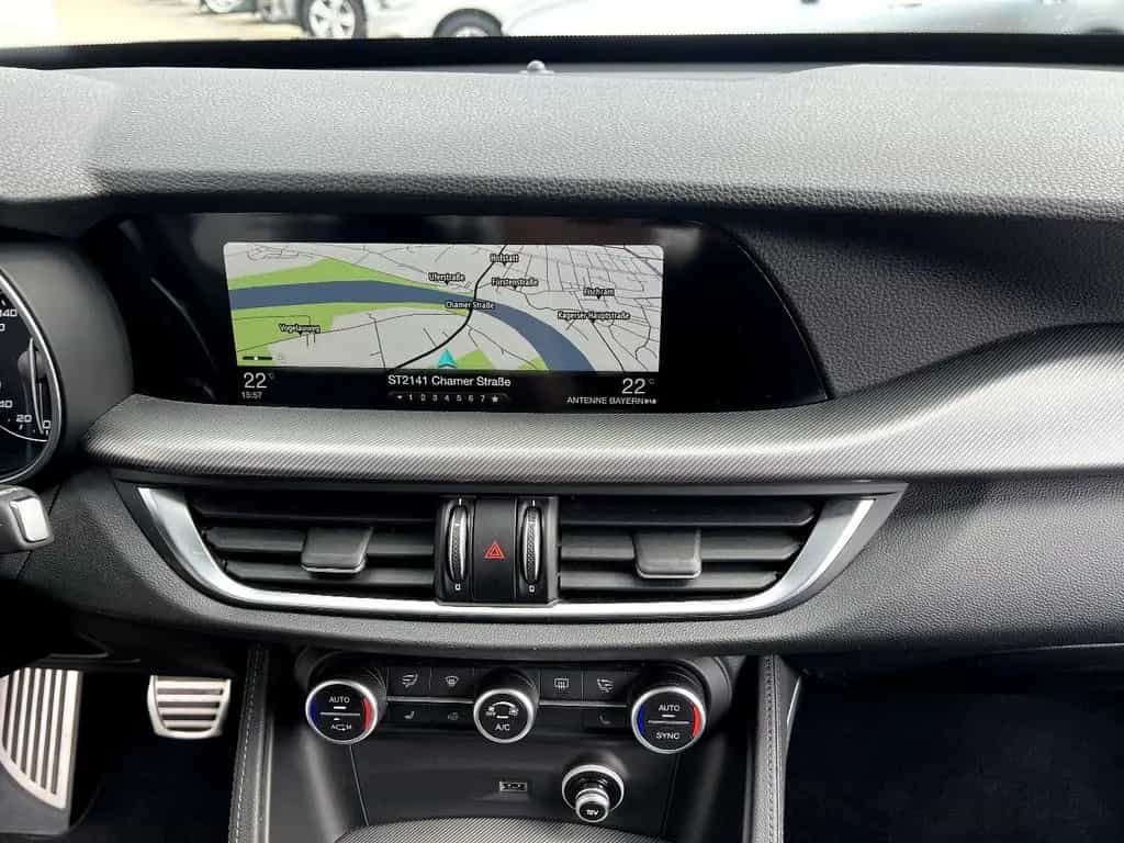 Alfa Romeo Stelvio Q4 2.0 16V Super *Xenon Navi Leder AHK* 10/2019-photo-25