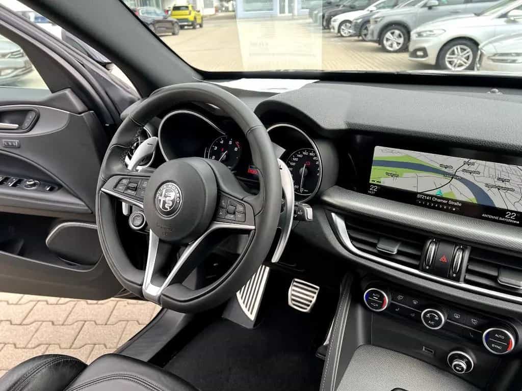Alfa Romeo Stelvio Q4 2.0 16V Super *Xenon Navi Leder AHK* 10/2019-photo-26