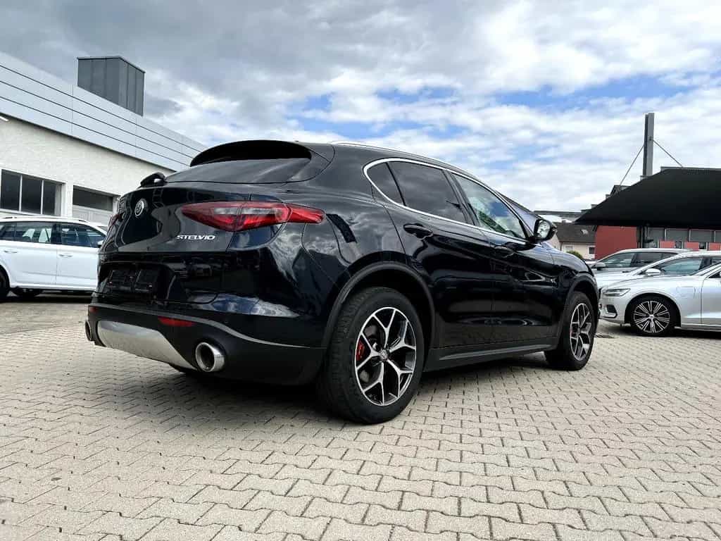Alfa Romeo Stelvio Q4 2.0 16V Super *Xenon Navi Leder AHK* 10/2019-photo-3