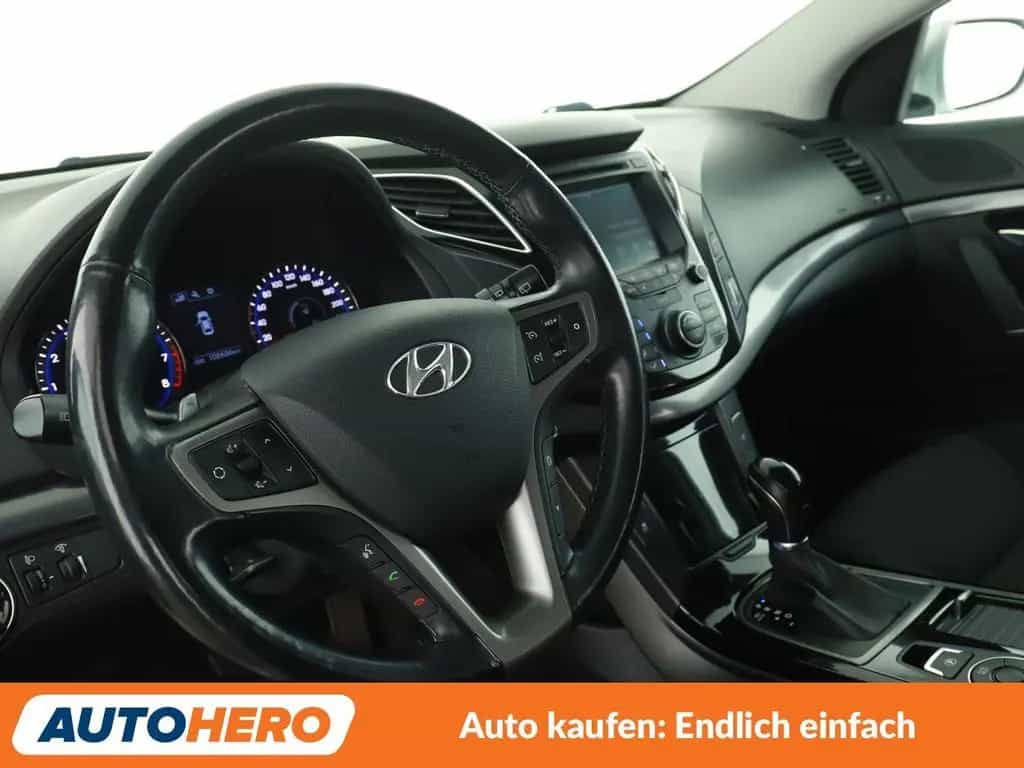 Hyundai i40 2.0 GDI Trend Aut.*NAVI*CAM*TEMPO*SHZ*ALU* 08/2016-photo-10