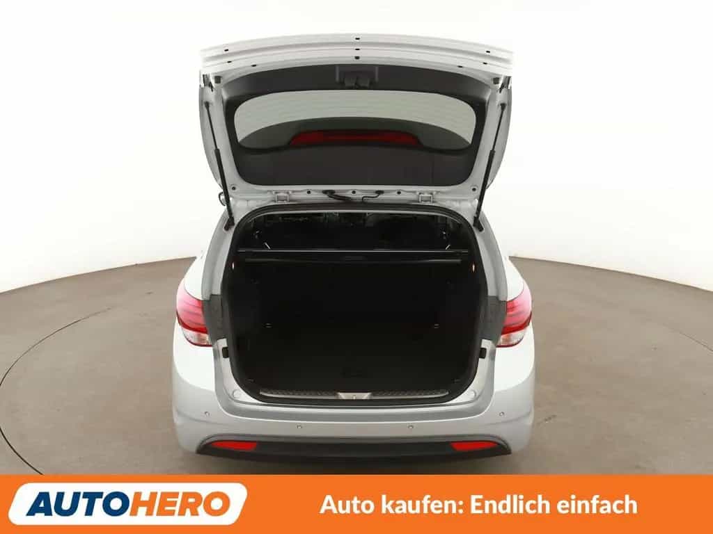 Hyundai i40 2.0 GDI Trend Aut.*NAVI*CAM*TEMPO*SHZ*ALU* 08/2016-photo-16