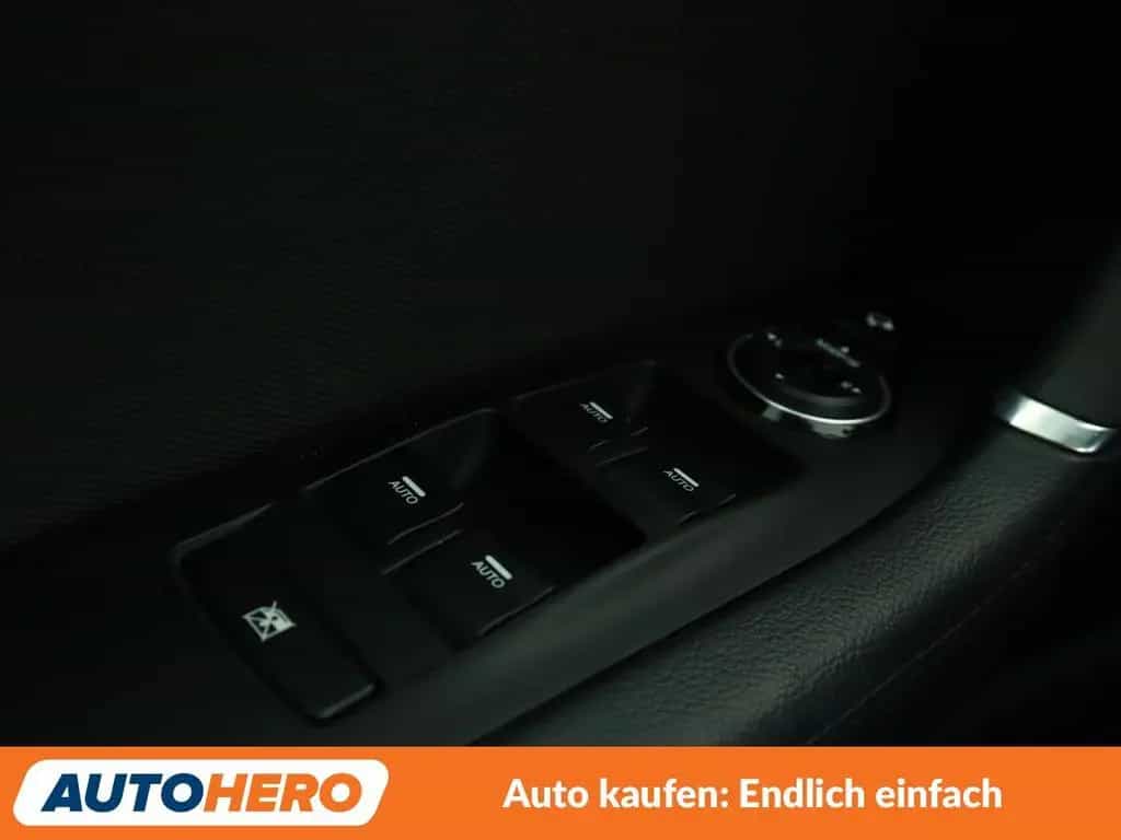 Hyundai i40 2.0 GDI Trend Aut.*NAVI*CAM*TEMPO*SHZ*ALU* 08/2016-photo-30