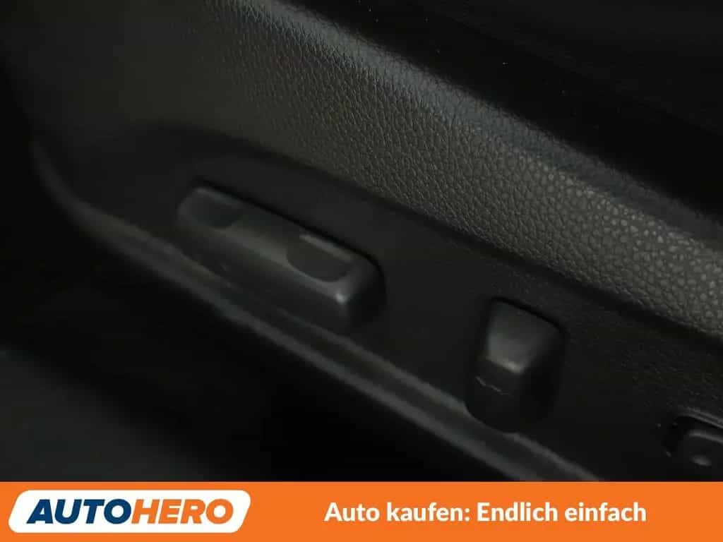 Hyundai i40 2.0 GDI Trend Aut.*NAVI*CAM*TEMPO*SHZ*ALU* 08/2016-photo-32