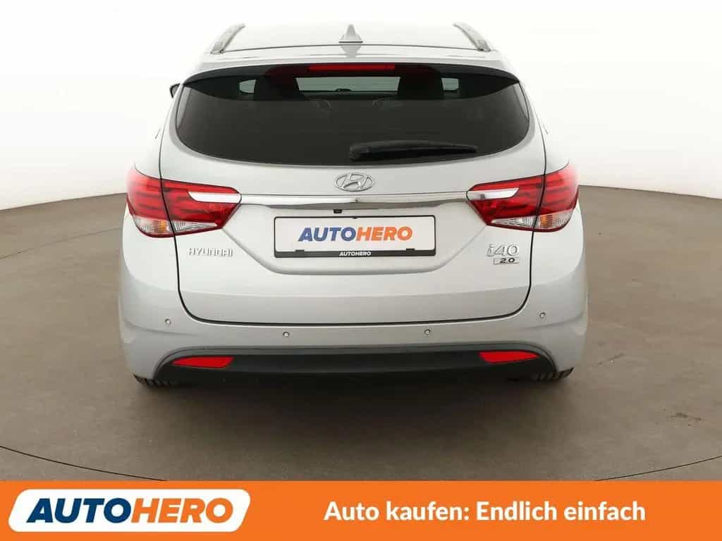 Hyundai i40 2.0 GDI Trend Aut.*NAVI*CAM*TEMPO*SHZ*ALU* 08/2016-photo-4