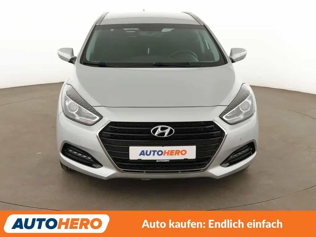 Hyundai i40 2.0 GDI Trend Aut.*NAVI*CAM*TEMPO*SHZ*ALU* 08/2016-photo-8
