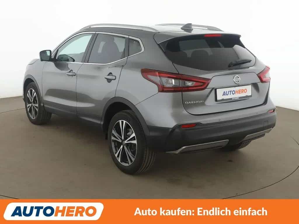 Nissan Qashqai 1.3 DIG-T Zama Aut*NAVI*TEMPO*CAM*PDC* 02/2021-photo-3