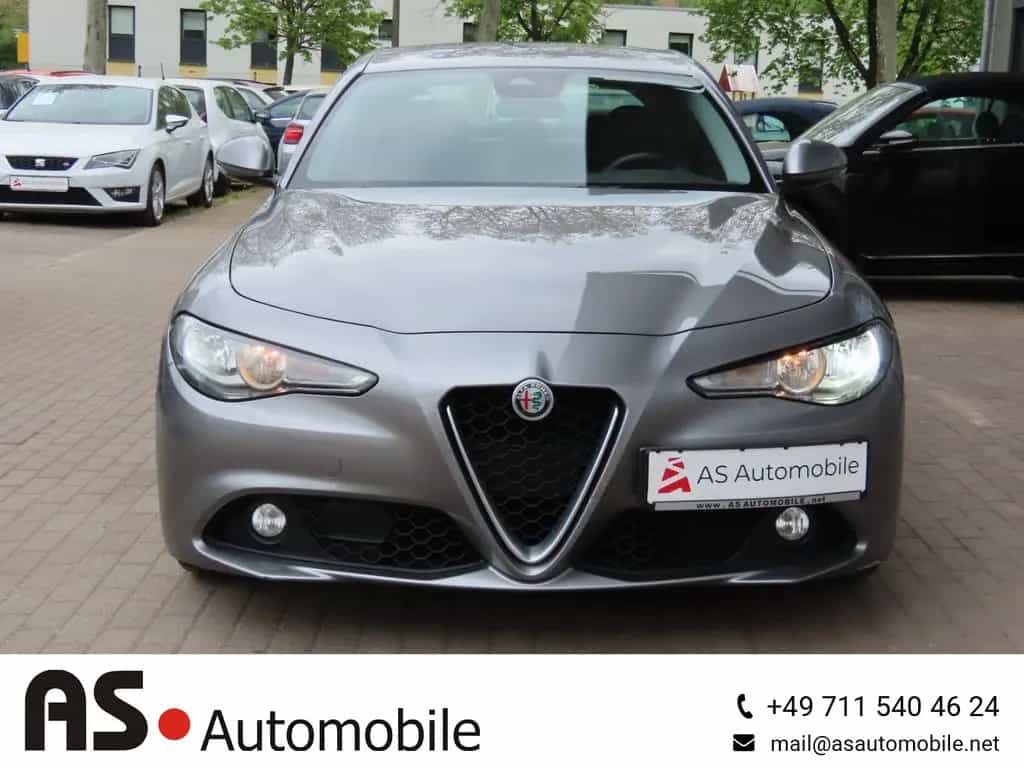 Alfa Romeo Giulia Super 1.Hd*Bi-Xen*Navi*Standheiz.*SHZ*PDC 10/2017-photo-1