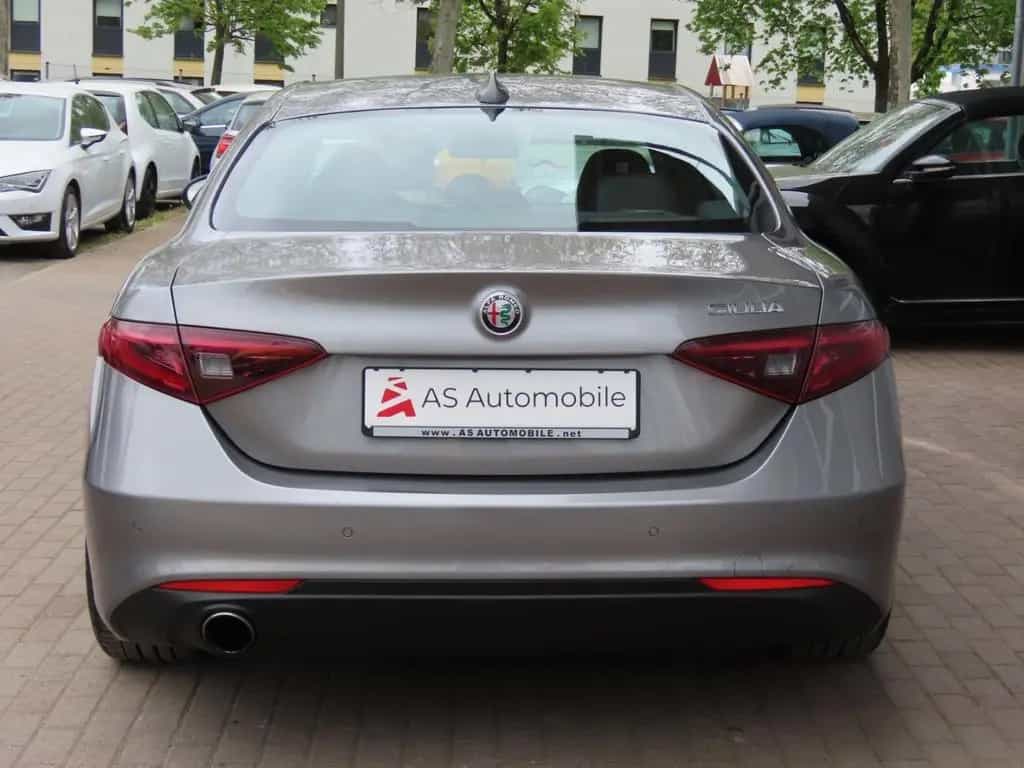 Alfa Romeo Giulia Super 1.Hd*Bi-Xen*Navi*Standheiz.*SHZ*PDC 10/2017-photo-4