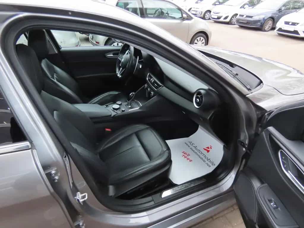 Alfa Romeo Giulia Super 1.Hd*Bi-Xen*Navi*Standheiz.*SHZ*PDC 10/2017-photo-7