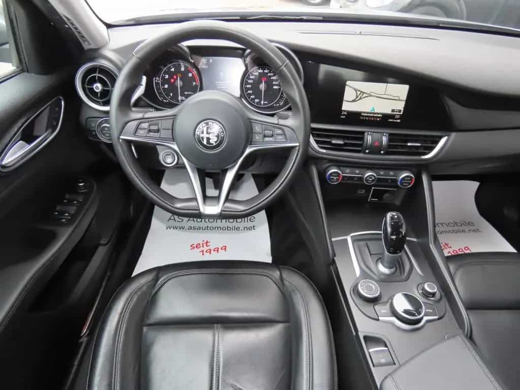 Alfa Romeo Giulia Super 1.Hd*Bi-Xen*Navi*Standheiz.*SHZ*PDC 10/2017-photo-8