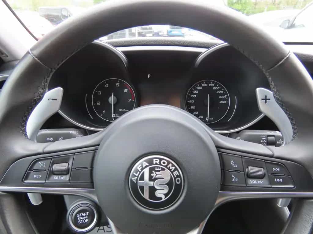 Alfa Romeo Giulia Super 1.Hd*Bi-Xen*Navi*Standheiz.*SHZ*PDC 10/2017-photo-9