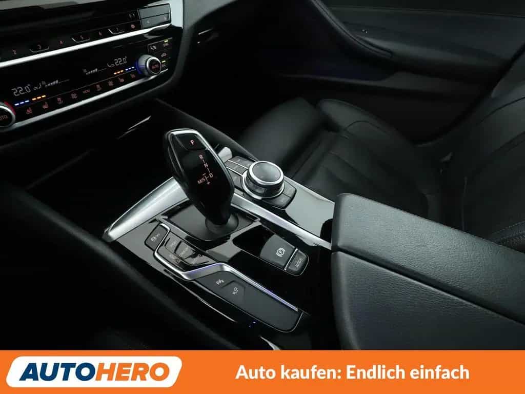 BMW 5 Series 520d Sport Line Aut.*NAVI*LED*360CAM*ACC*SHZ*LHZ 10/2019-photo-24