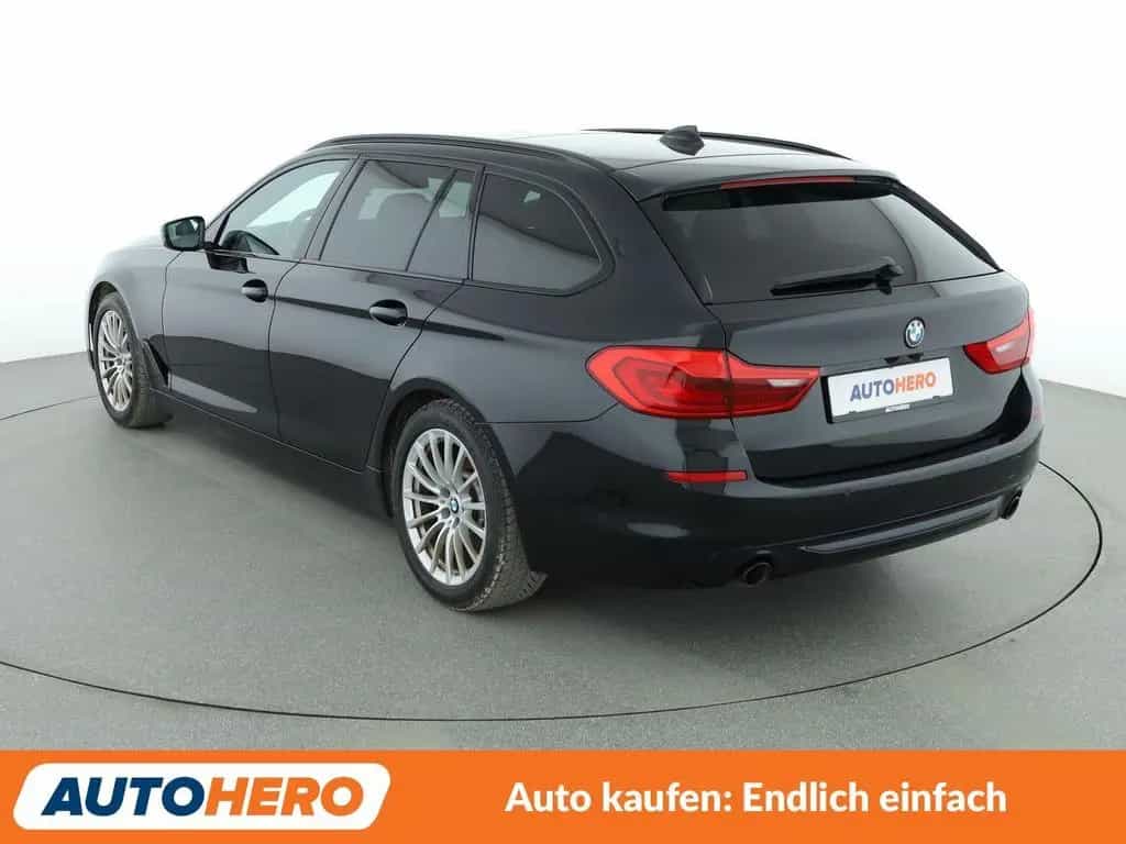 BMW 5 Series 520d Sport Line Aut.*NAVI*LED*360CAM*ACC*SHZ*LHZ 10/2019-photo-3