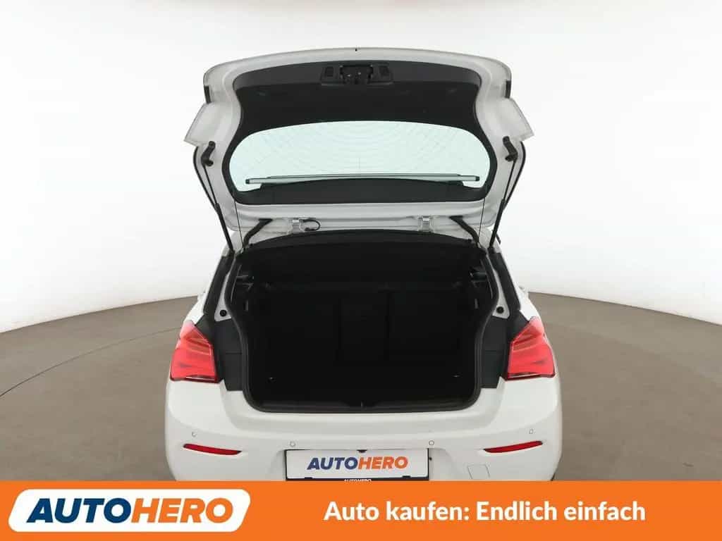 BMW 120 i Urban Line Aut.*NAVI*LED*TEMPO*PDC*CAM* 10/2017-photo-16