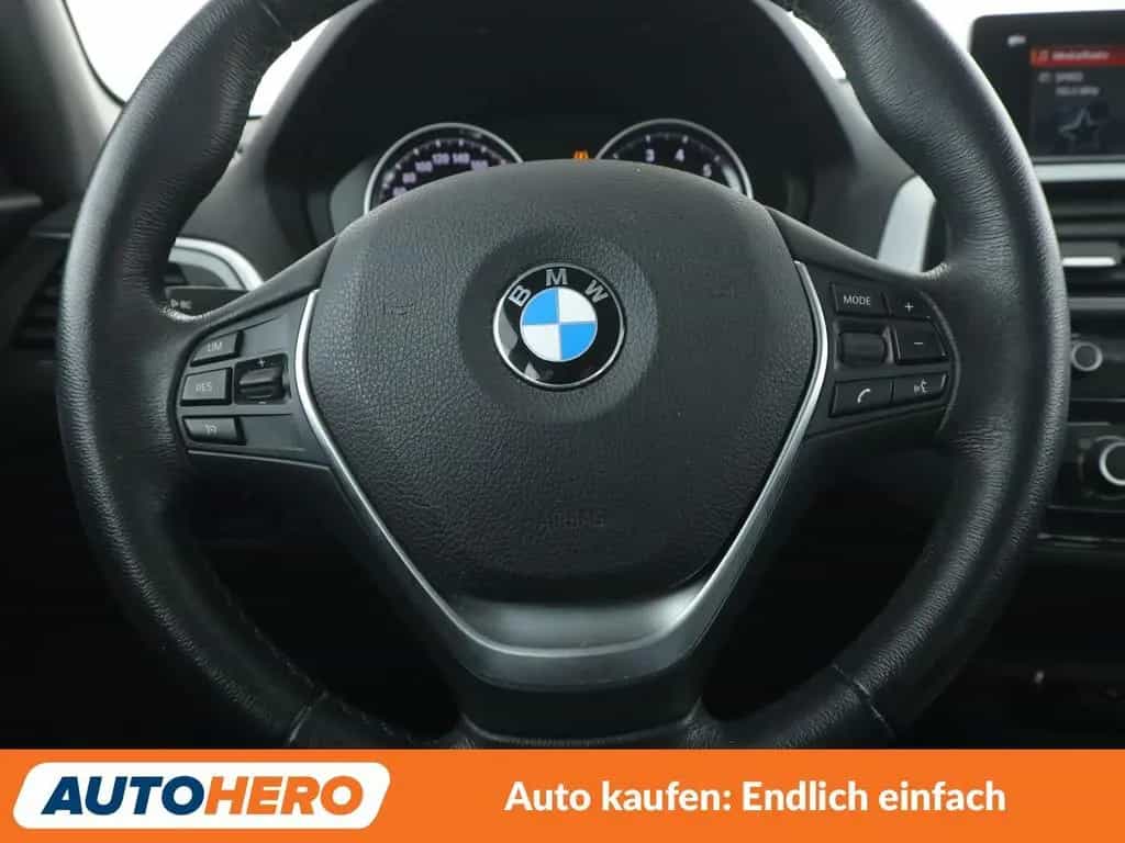 BMW 120 i Urban Line Aut.*NAVI*LED*TEMPO*PDC*CAM* 10/2017-photo-18
