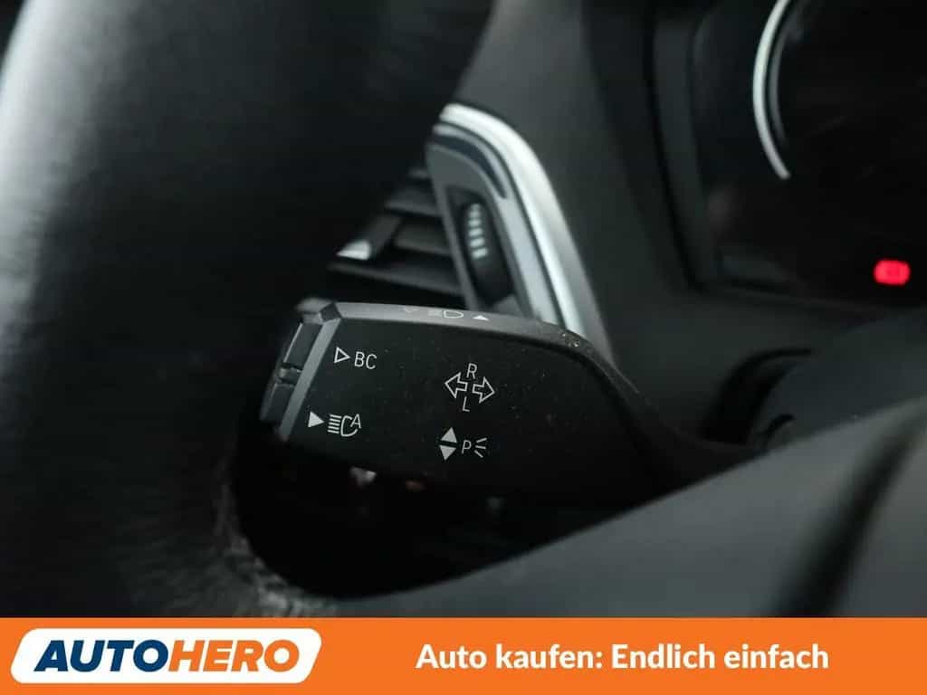 BMW 120 i Urban Line Aut.*NAVI*LED*TEMPO*PDC*CAM* 10/2017-photo-28