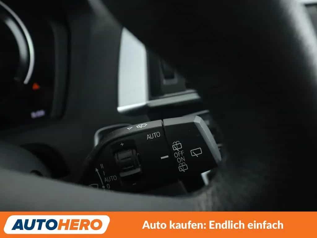 BMW 120 i Urban Line Aut.*NAVI*LED*TEMPO*PDC*CAM* 10/2017-photo-29