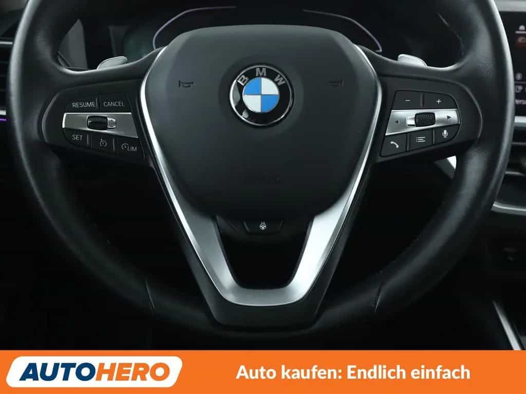 BMW 3 Series 320d Sport Line Aut.*LASER*NAVI*TEMPO*PDC*SHZ* 04/2022-photo-18
