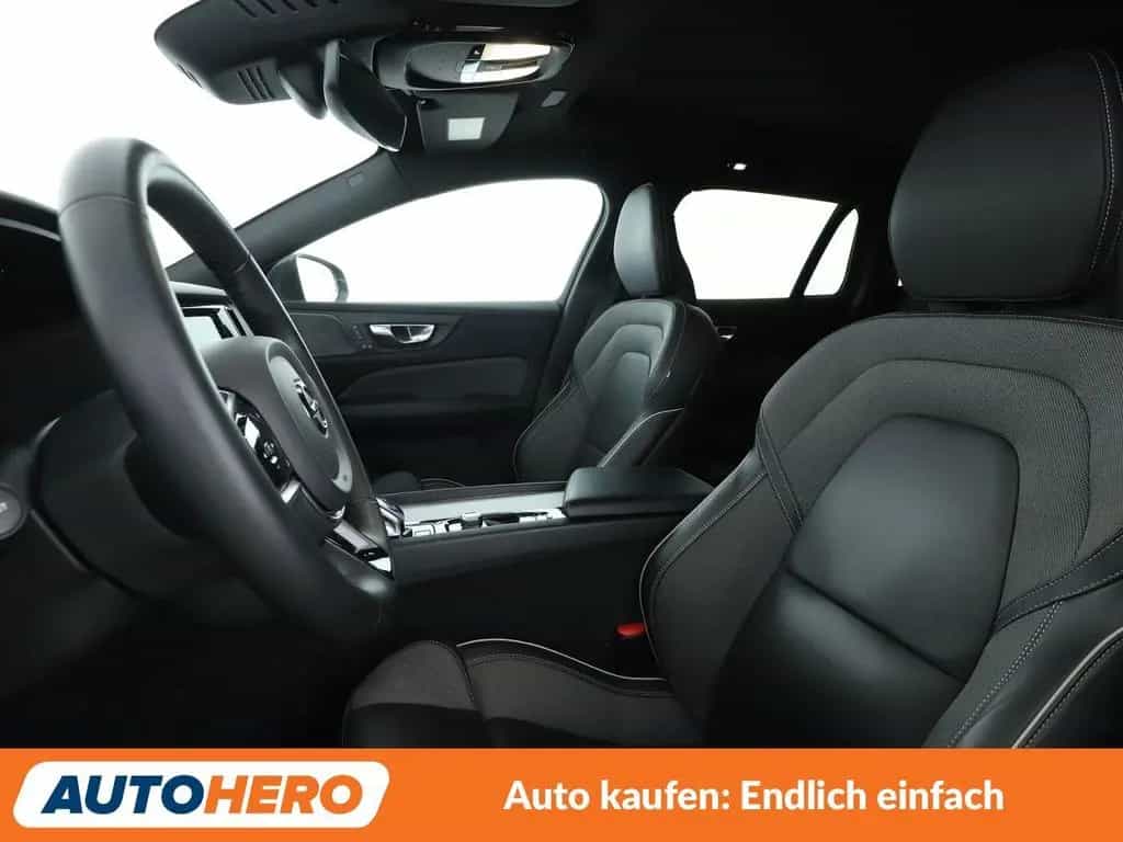 Volvo V60 2.0 B4 Plus Bright Aut.*NAV*LED*TEMP*360CAM* 09/2022-photo-9