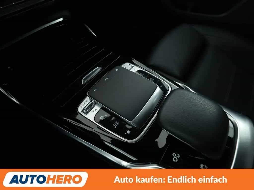 Mercedes-Benz A-Class 35 AMG 4Matic Aut.*LED*NAVI*ACC*CAM*PDC*SHZ* 03/2020-photo-24