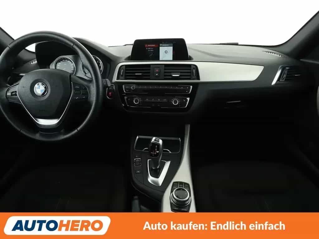 BMW 1 Series 118i Aut. *NAVI*SHZ*PDC*ALU*AUTOKLIMA* 12/2017-photo-11