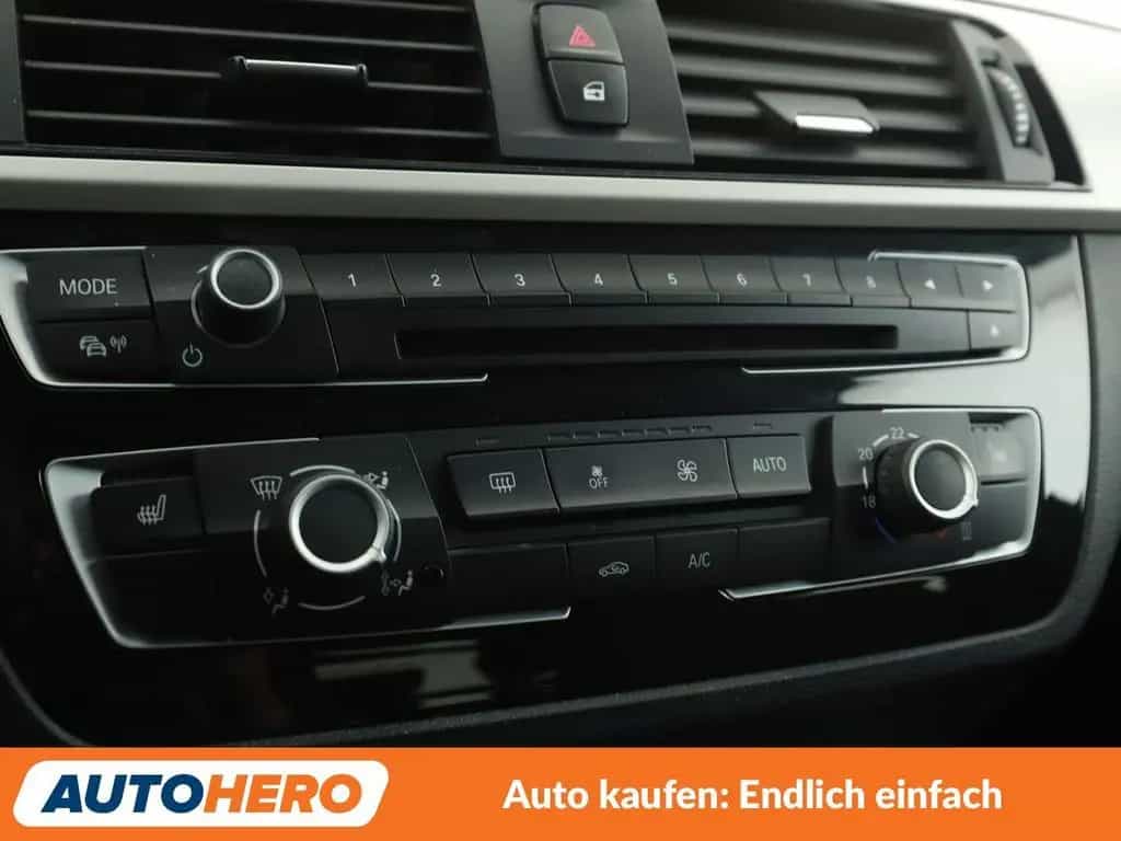 BMW 1 Series 118i Aut. *NAVI*SHZ*PDC*ALU*AUTOKLIMA* 12/2017-photo-24