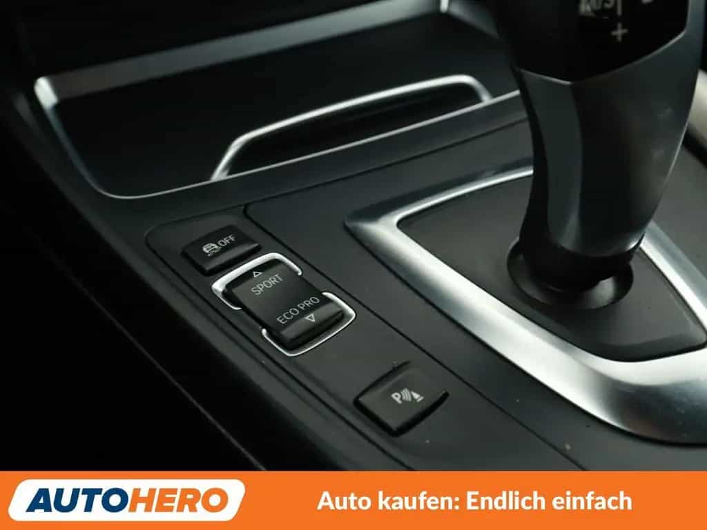 BMW 1 Series 118i Aut. *NAVI*SHZ*PDC*ALU*AUTOKLIMA* 12/2017-photo-25
