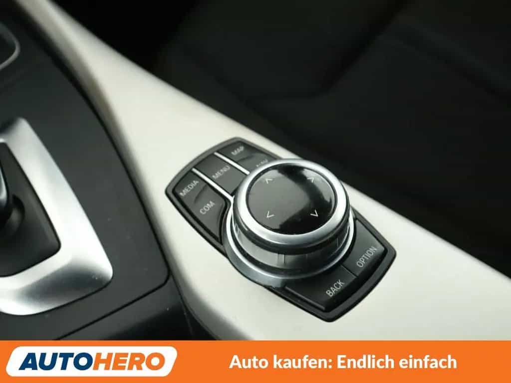 BMW 1 Series 118i Aut. *NAVI*SHZ*PDC*ALU*AUTOKLIMA* 12/2017-photo-26