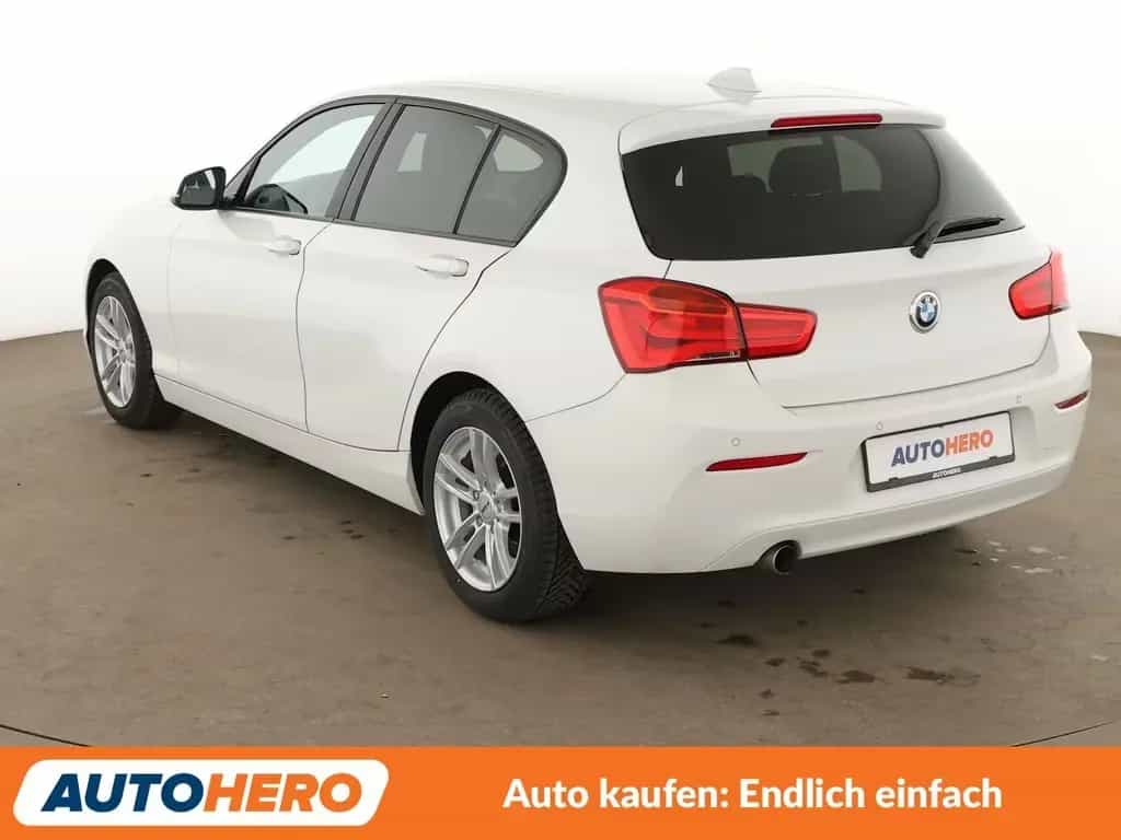 BMW 1 Series 118i Aut. *NAVI*SHZ*PDC*ALU*AUTOKLIMA* 12/2017-photo-3