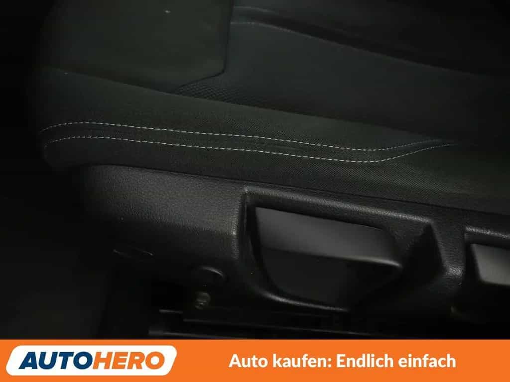 BMW 1 Series 118i Aut. *NAVI*SHZ*PDC*ALU*AUTOKLIMA* 12/2017-photo-31