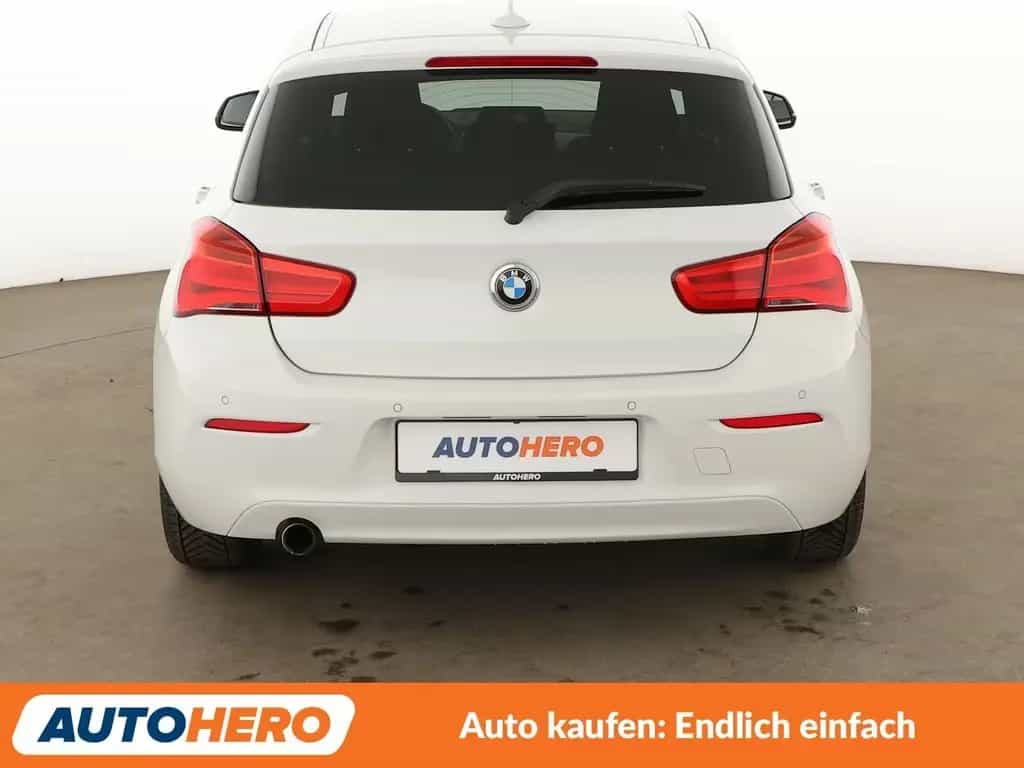 BMW 1 Series 118i Aut. *NAVI*SHZ*PDC*ALU*AUTOKLIMA* 12/2017-photo-4
