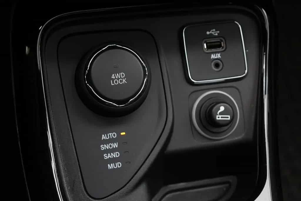 Jeep Compass 1.4 Limited 4WD/PANO/KAMERA/PREMIUM/LEDE 04/2018-photo-16