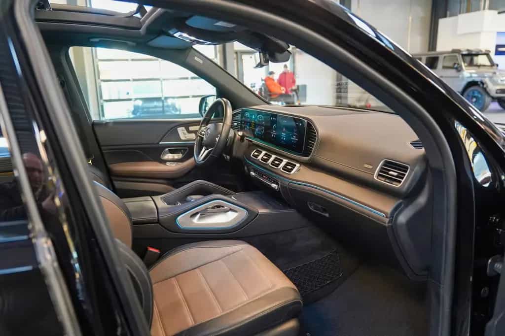 Mercedes-Benz GLE-Class 580 4M AMG Line Night E-ACTIVE Massag NP135k 06/2020-photo-10