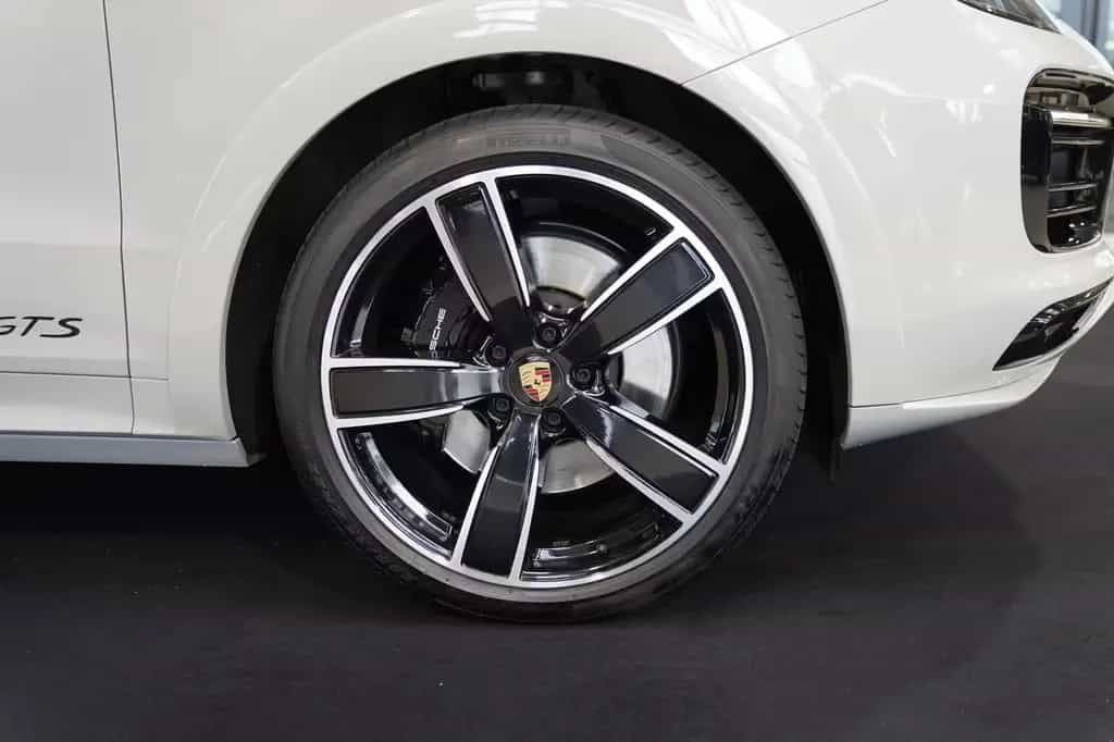 Porsche Cayenne Coupe GTS kreide Sport Classic Pano AHK 03/2022-photo-1