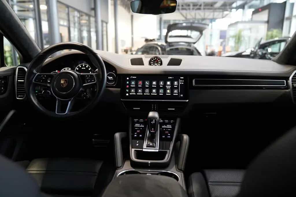 Porsche Cayenne Coupe GTS kreide Sport Classic Pano AHK 03/2022-photo-11