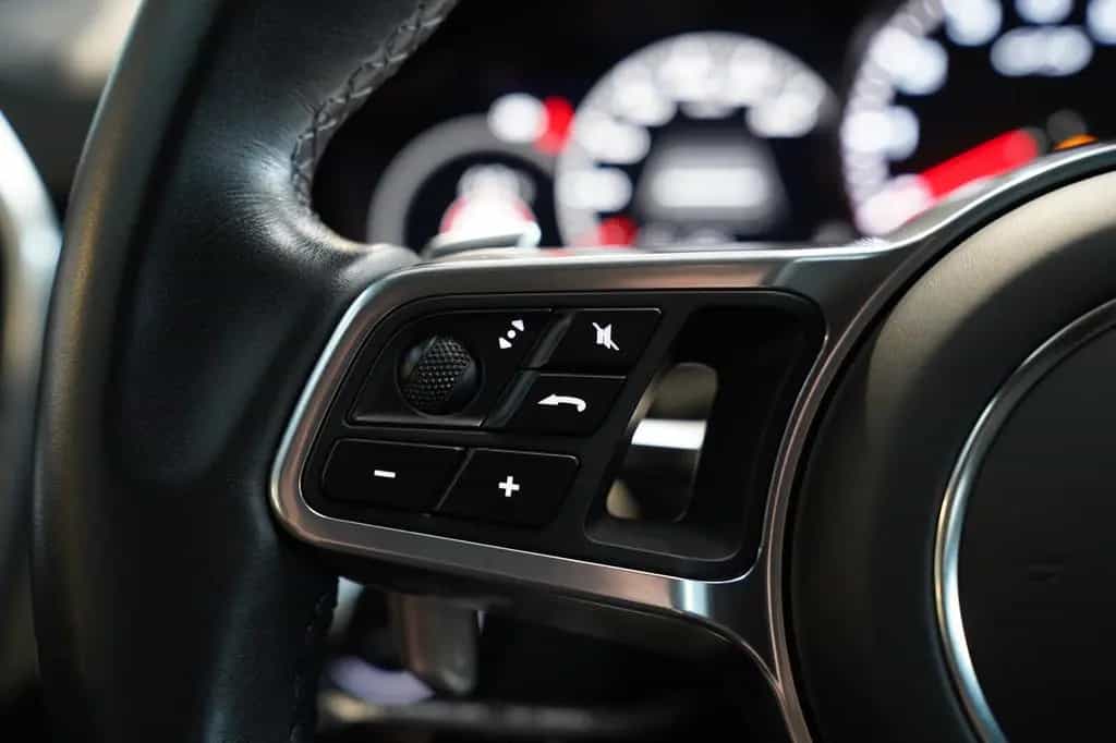 Porsche Cayenne Coupe GTS kreide Sport Classic Pano AHK 03/2022-photo-19