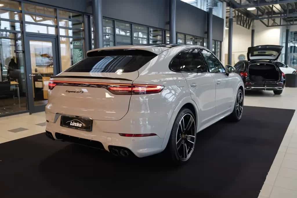 Porsche Cayenne Coupe GTS kreide Sport Classic Pano AHK 03/2022-photo-2