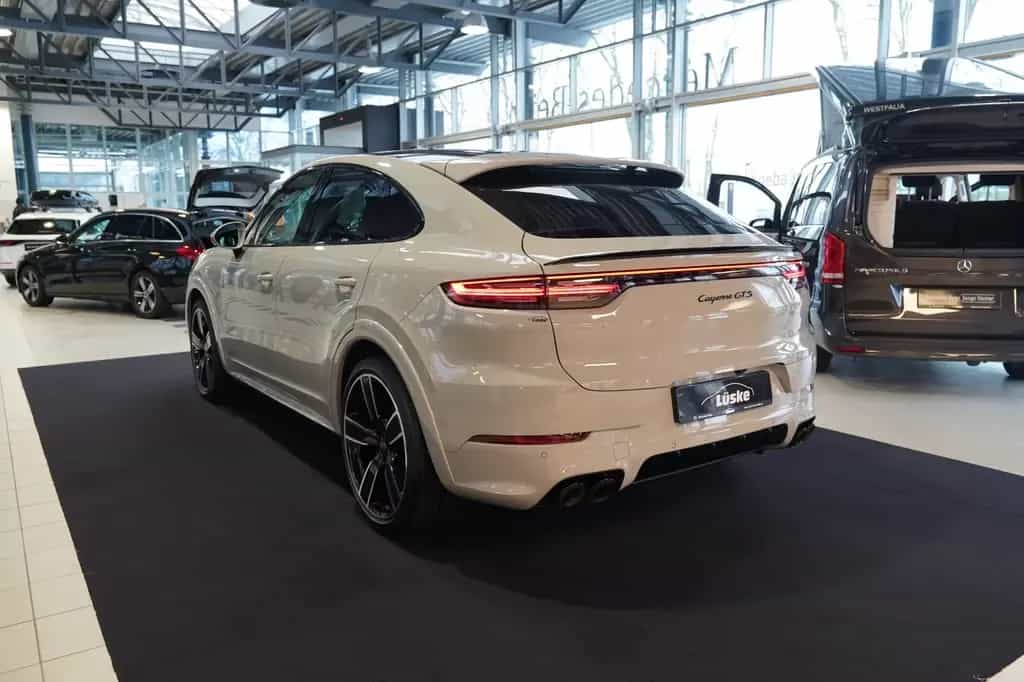 Porsche Cayenne Coupe GTS kreide Sport Classic Pano AHK 03/2022-photo-3