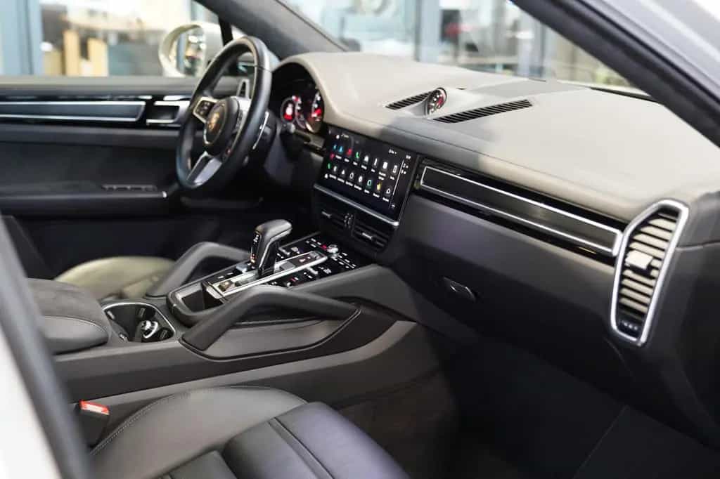 Porsche Cayenne Coupe GTS kreide Sport Classic Pano AHK 03/2022-photo-9
