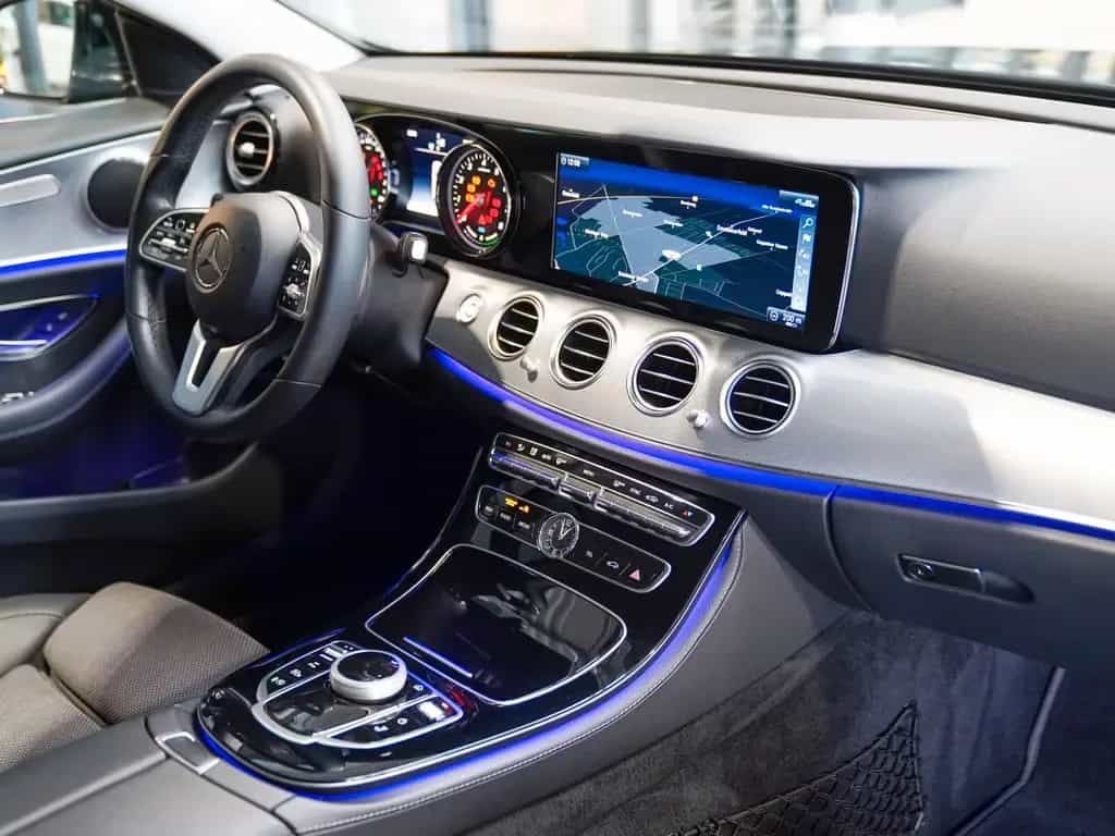 Mercedes-Benz E-Class 200 T AMG Line MULTIBEAM Kamera Totwinkel DAB 11/2019-photo-11